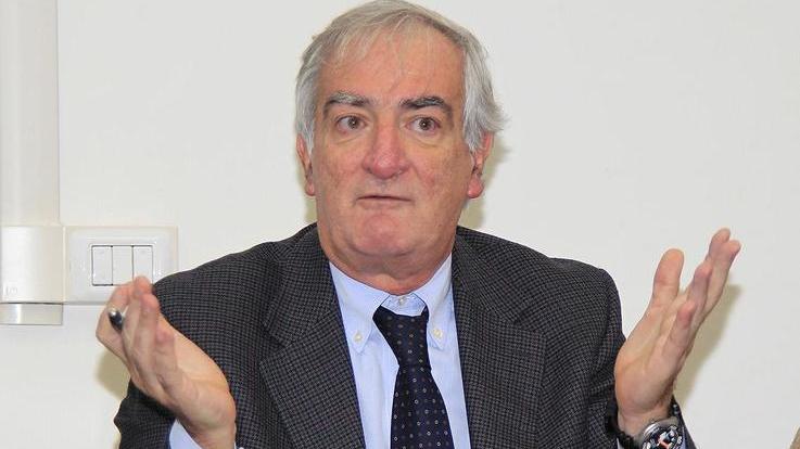 Ispezioni al Com e fondi dal Canada Scintille fra Petropulacos e Federico