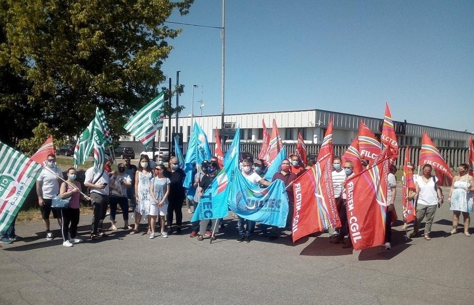 «Tessile, non si batte la crisi facendo i licenziamenti» 