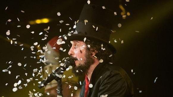 Vinicio Capossela e il concerto dedicato a Dante ai piedi della Pietra