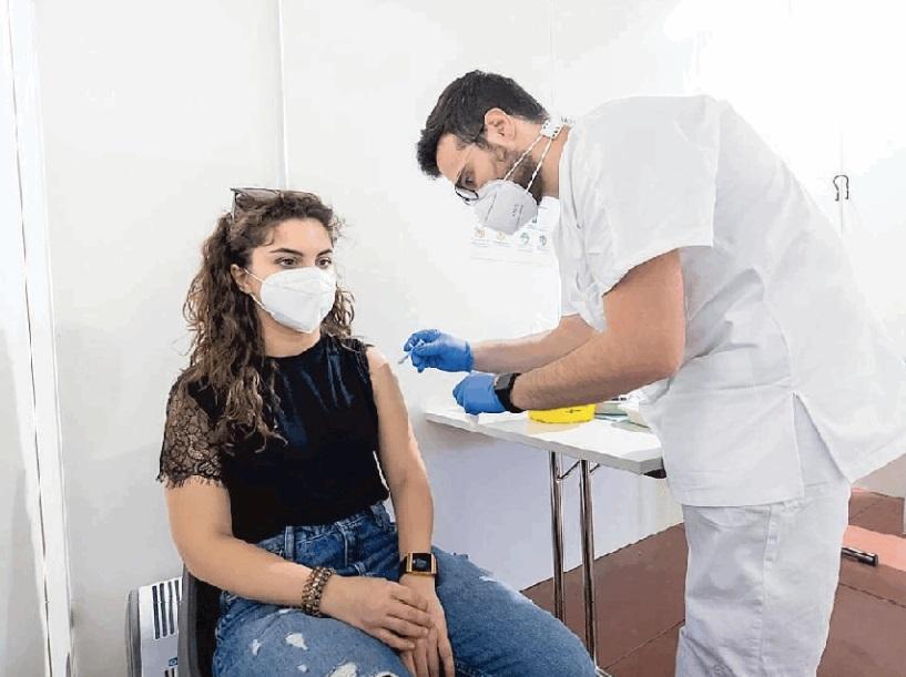 I vaccini nelle farmacie di Cecina e Rosignano per ora non si fanno: «Problemi tecnici, è una falsa partenza»