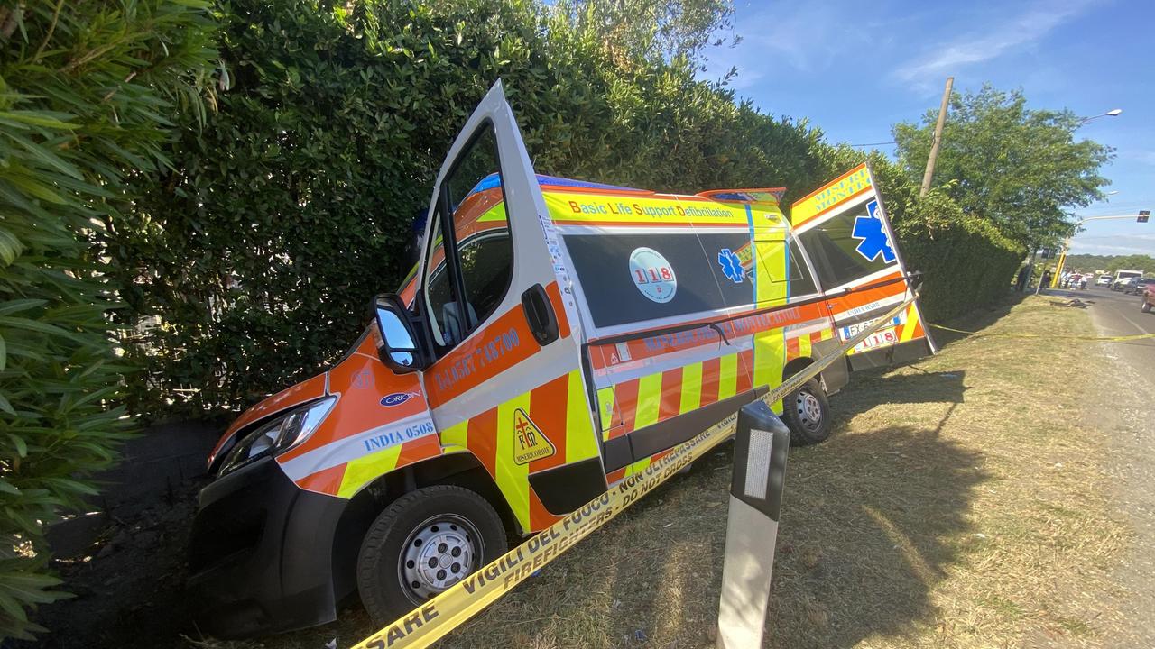 L'ambulanza finita nella scarpata nell'incidente al Green Park