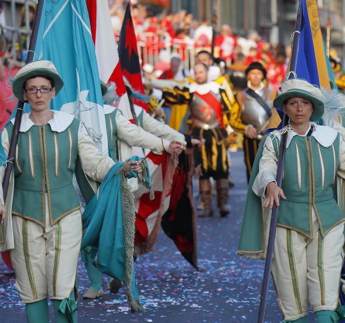 Il corteo storico del Gioco del ponte