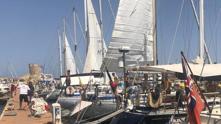 Alle 12 il colpo di cannone per il via alle regate Swan