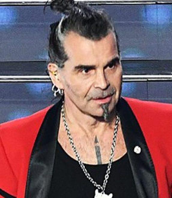 Si va “A riveder le stelle” Spettacolo allo stadio col duo Pelù e Cazzullo