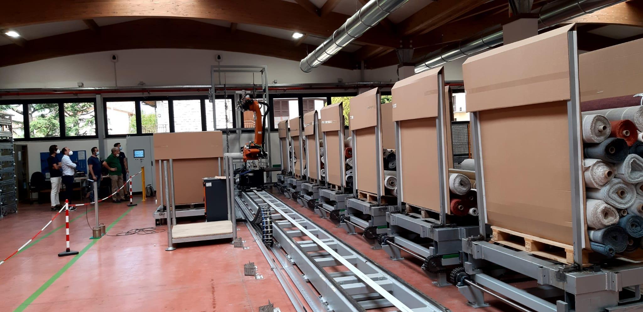 Il robot in azione ad Anteprima Tessuti