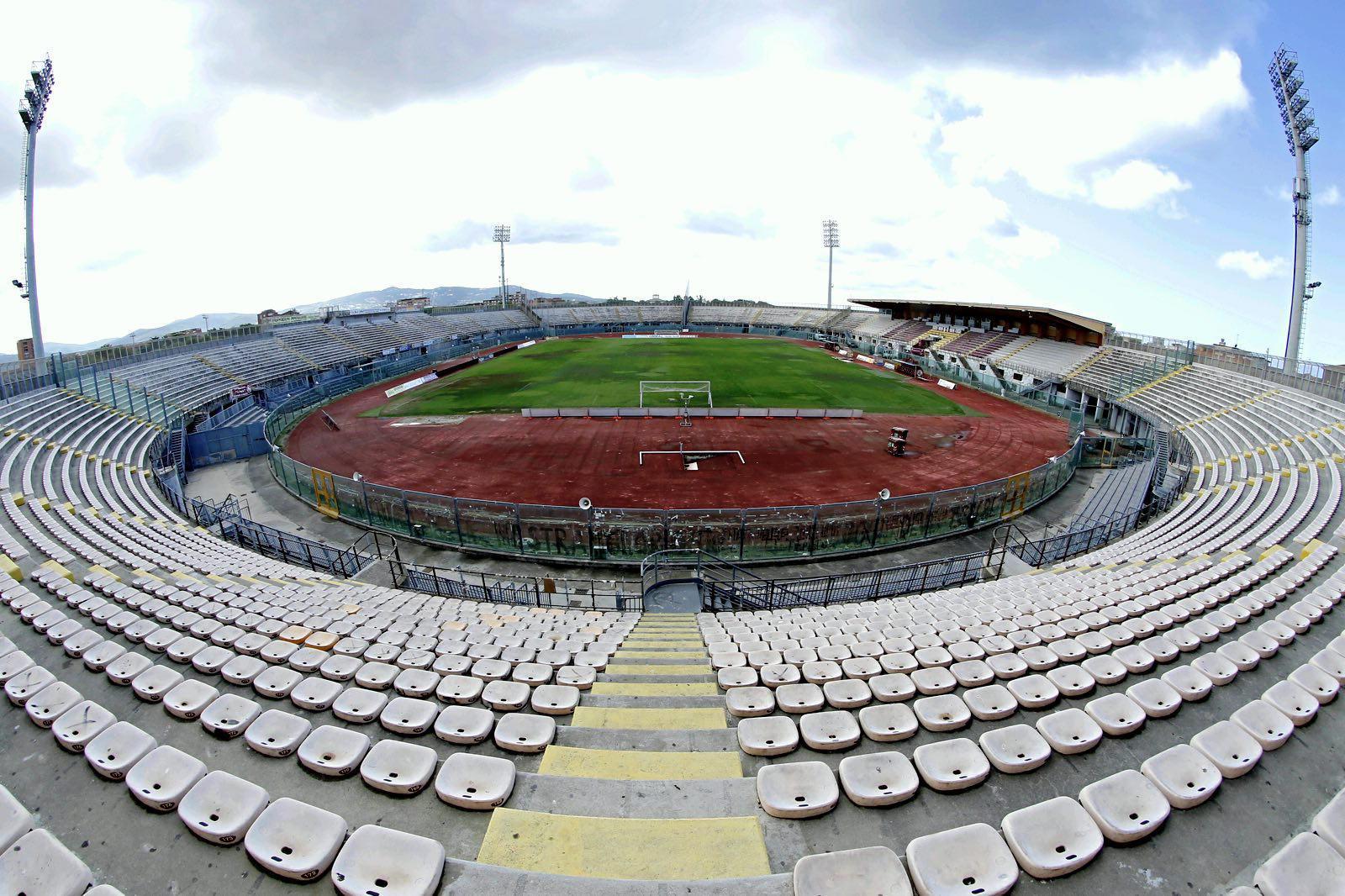 Duecento mila euro di debiti col Comune, Livorno calcio sfrattato dallo stadio Picchi 