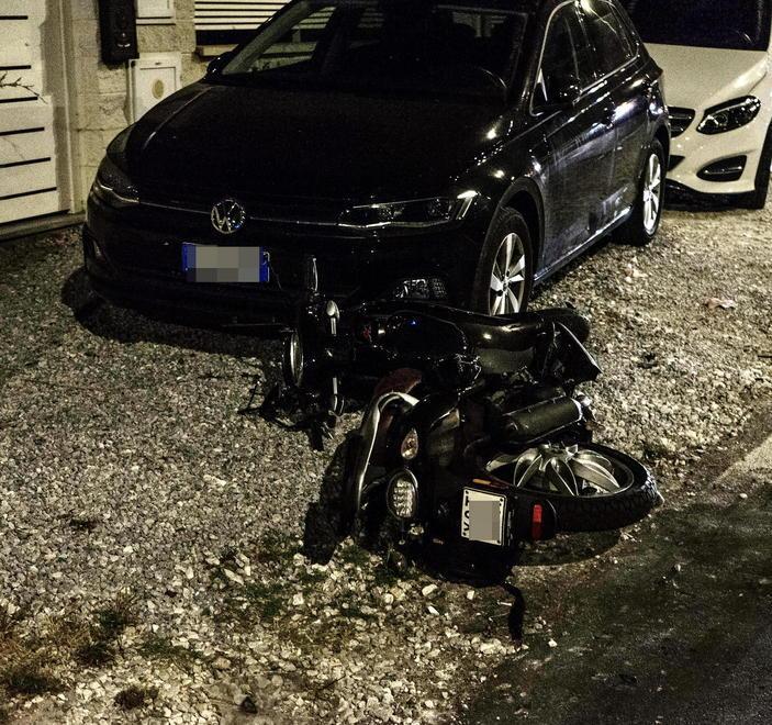 Lo scooter dopo l'incidente (foto Daniele Stefanini/Silvi)
