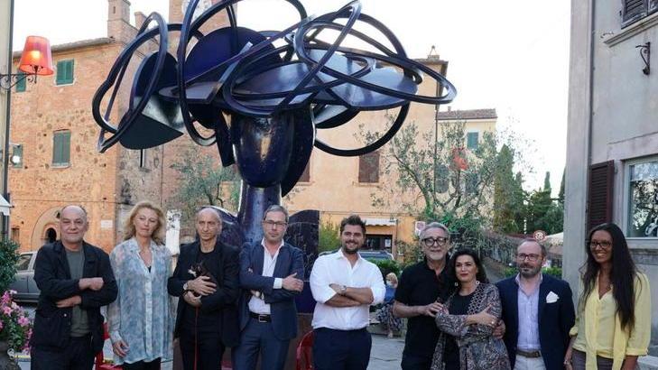 Irene di Valdés e oltre 100 foto nel borgo invaso da ArtInsolite - Foto