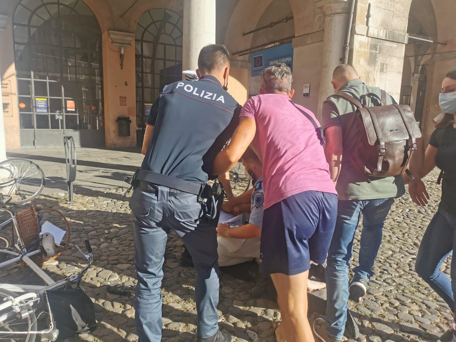 Modena, obbligo di firma per il no-mask arrestato