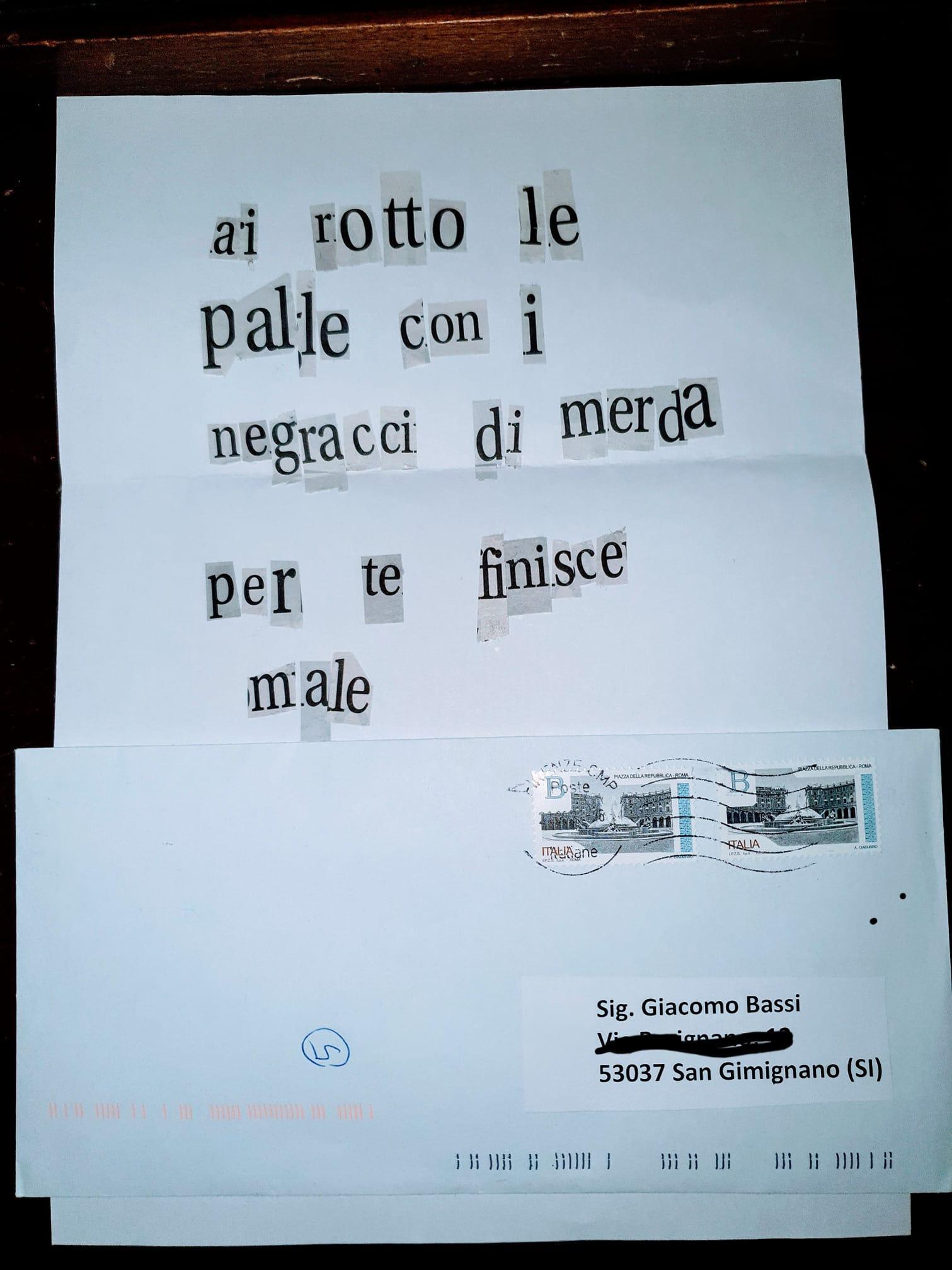 Minacce razziste all'ex sindaco di San Gimignano dopo la colletta per la famiglia di un immigrato 