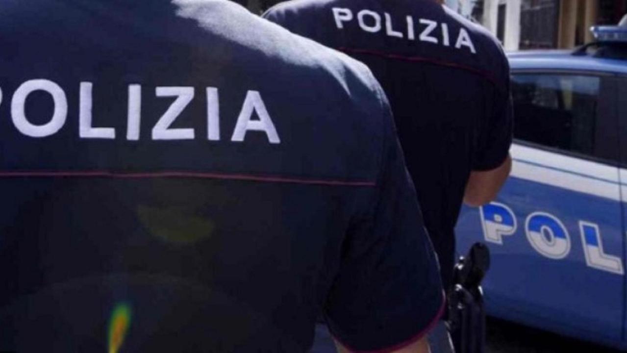Agenti della polizia di Stato (foto d'archivio)