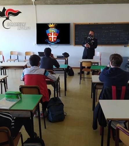 I carabinieri di nuovo nelle scuole con i ragazzi: «Responsabilizzare i giovani» 