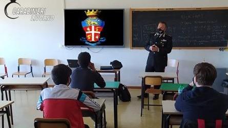 I carabinieri di nuovo nelle scuole con i ragazzi: «Responsabilizzare i giovani»