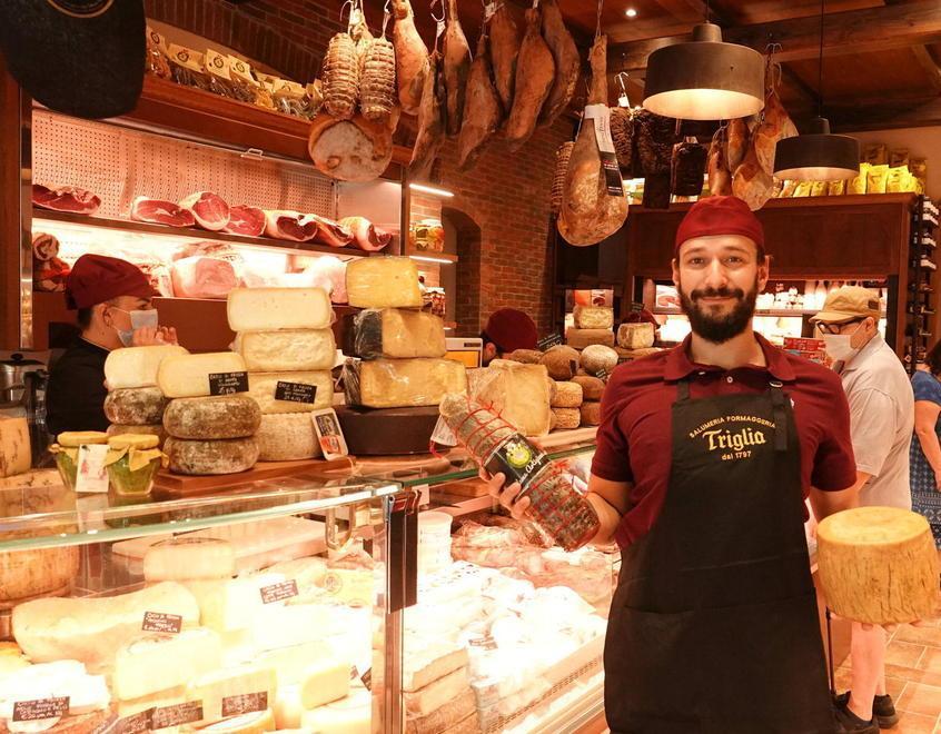 La salumeria Triglia si sposta e si amplia: «Scommettiamo su piazza Cavour» 