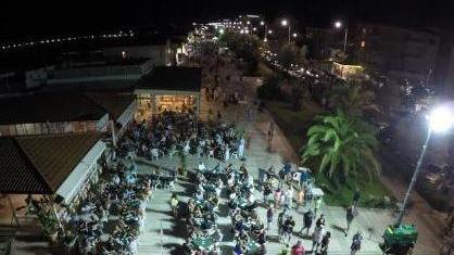 Ordinanza per la sicurezza in Passeggiata a Lido: «Niente alcol in vetro dalle 21»