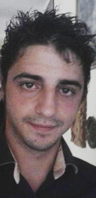 Autopsia per il giovane morto La sorella: una famiglia a pezzi 
