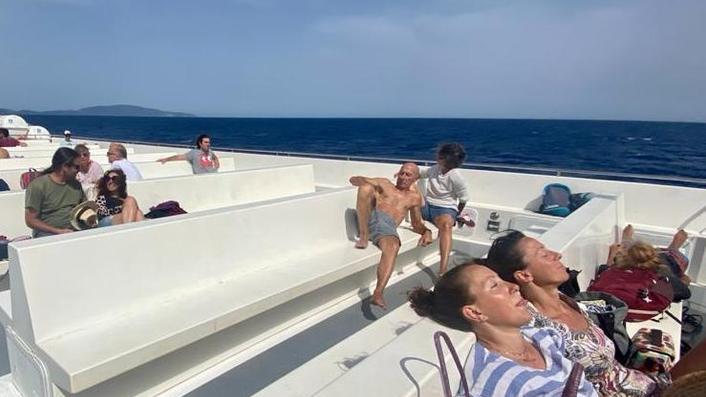 La musica conquista l’ex isola del super carcere I Ravanatera a Pianosa per un nuovo turismo