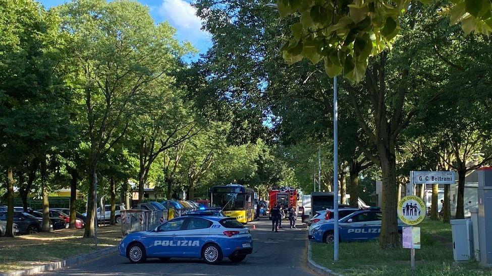 Principio di incendio su un autobus