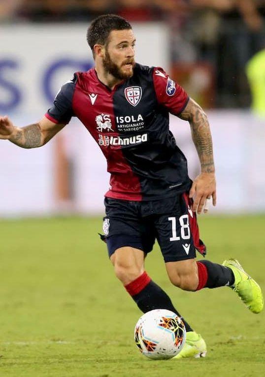Nandez vicinissimo al Leeds United. Il Cagliari segue Vida 