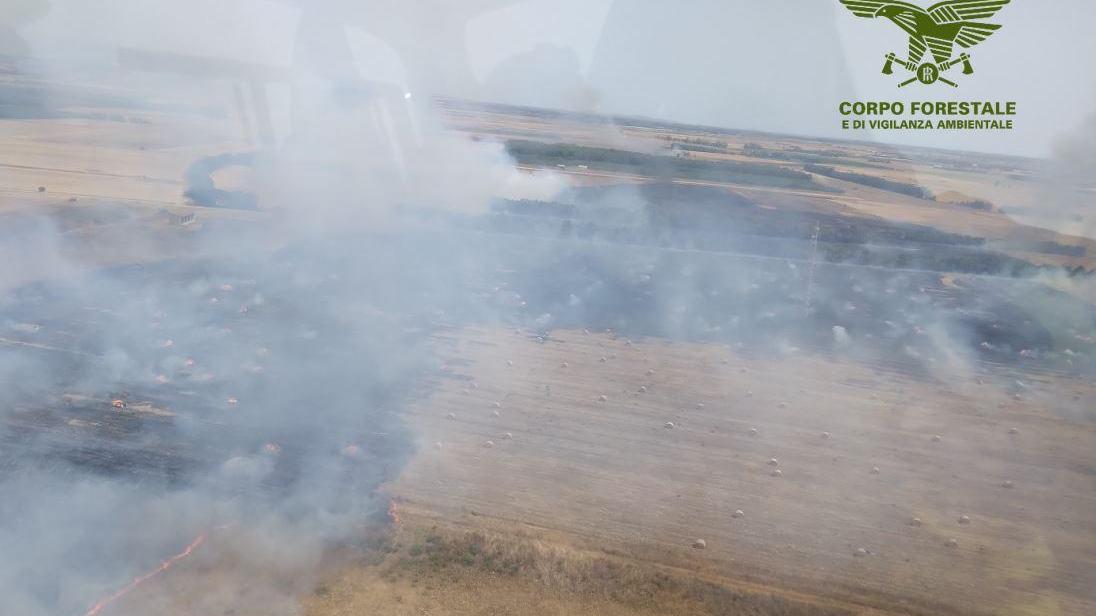Incendi in Sardegna: in fumo 60 ettari di vegetazione