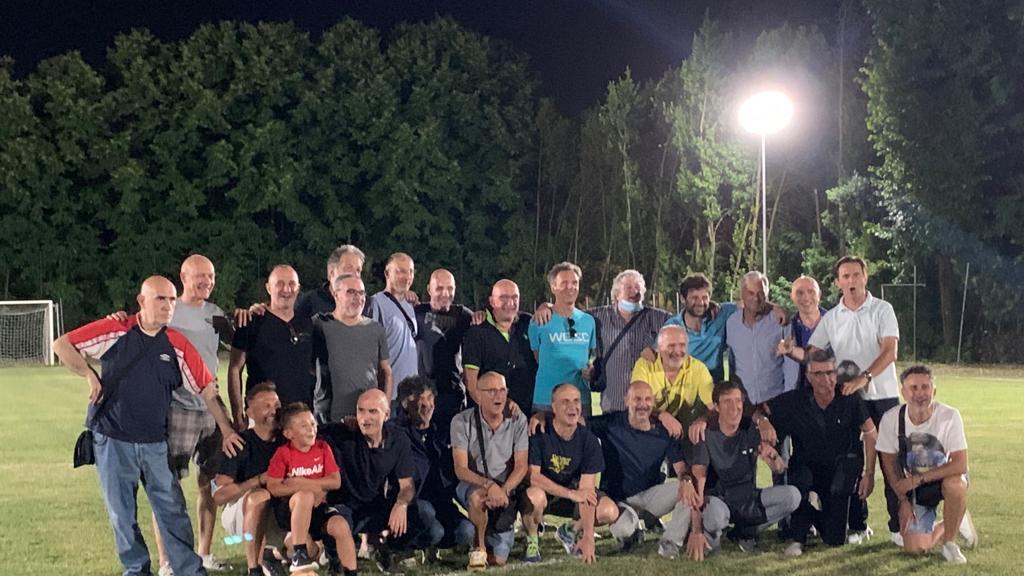 La rimpatriata degli ex calciatori dell’Oratorio Murialdo di via Marruota in occasione dell’inaugurazione del nuovo campo sportivo