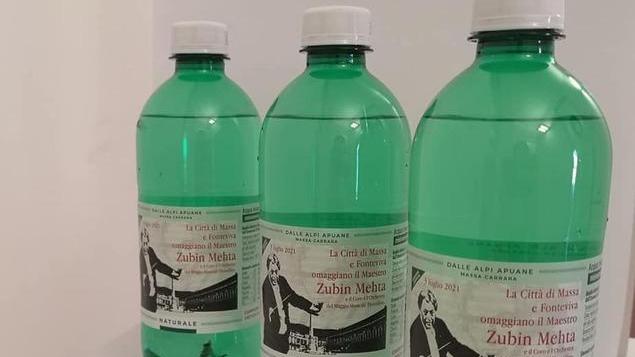 Una bottiglia della Fonteviva per Zubin Mehta