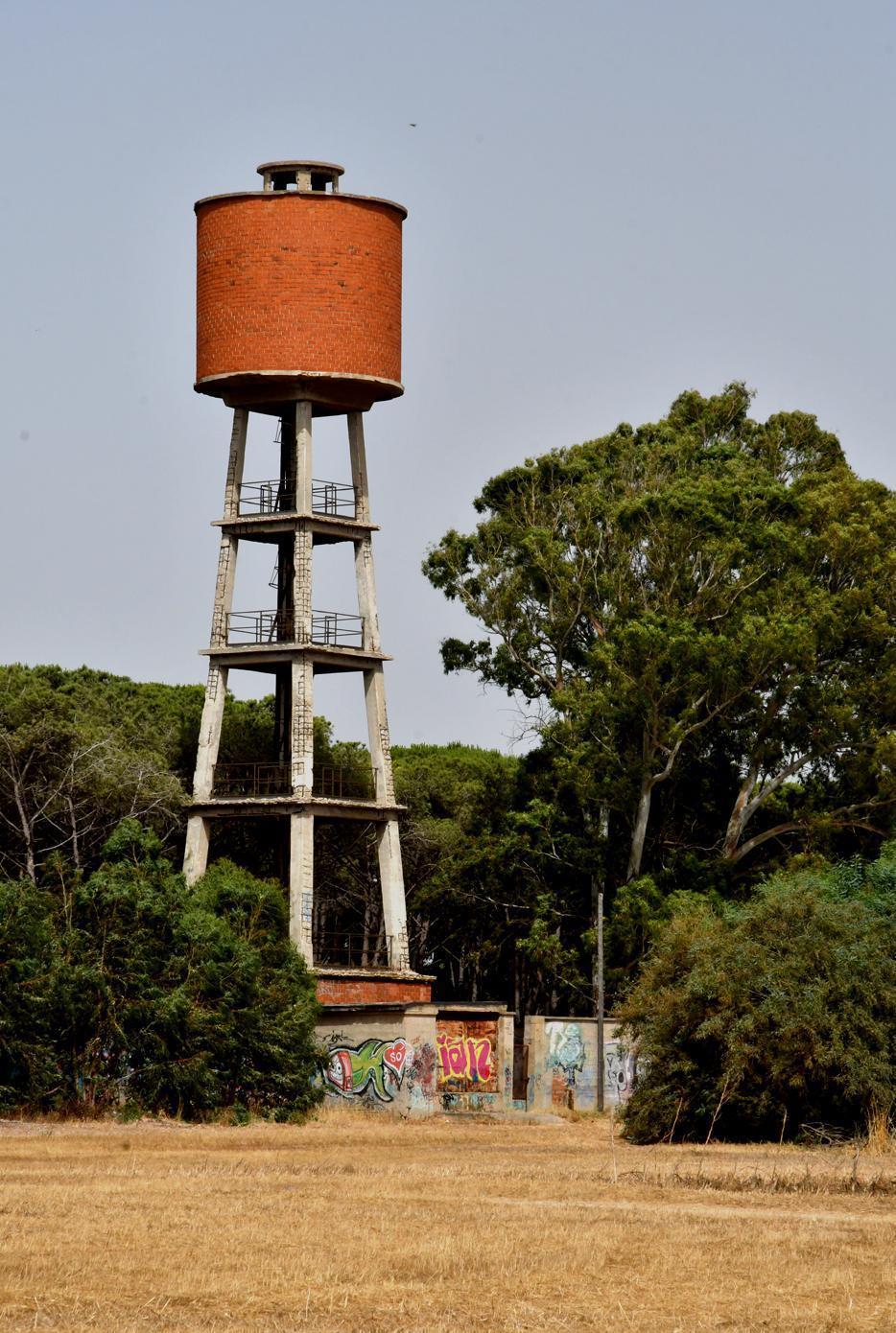 Riparazione impossibile, da demolire il serbatoio pericolante