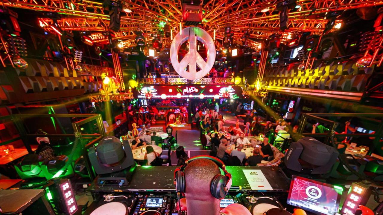 Via libera alle discoteche, ma solo per chi ha il green pass