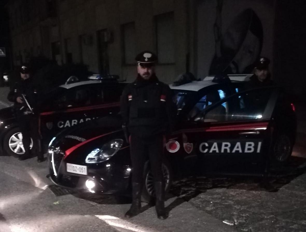 Selargius, minaccia i passanti con una pistola: denunciato