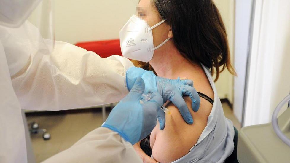 Covid, la Val di Cornia viaggia a rilento nella corsa dei comuni più vaccinati
