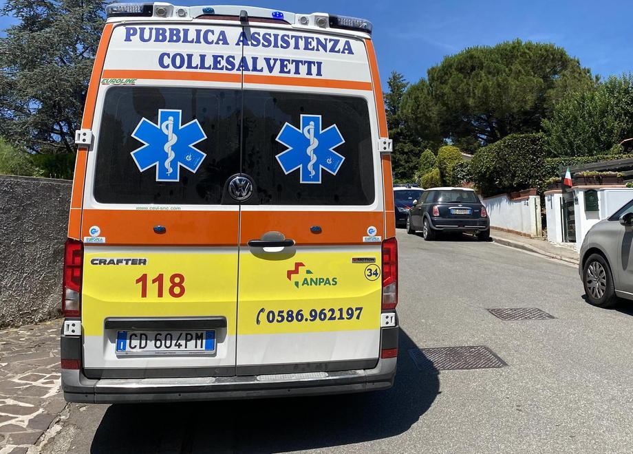 Precipita dalle scale e lo trovano morto dopo due giorni 
