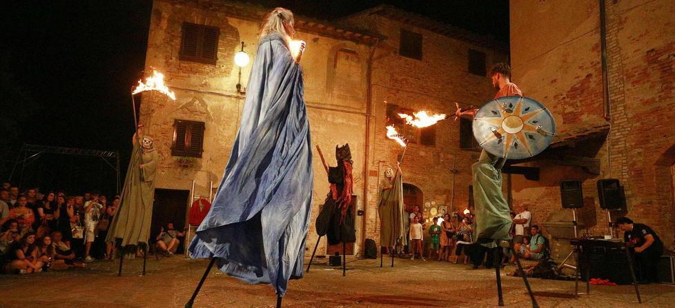 Mercantia, vendita online e prenotazione obbligatoria per vedere gli spettacoli 