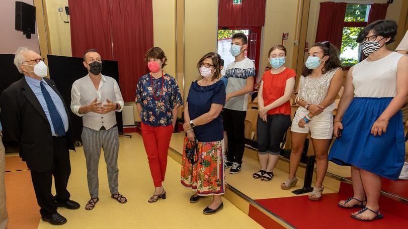 Blitz del ministro Bianchi al liceo “Carducci” «Ditemi che siete felici»