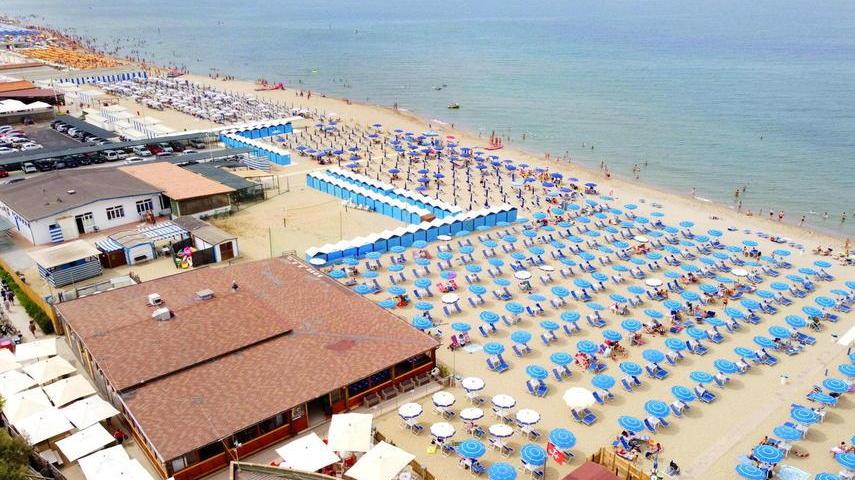 Una parte degli stabilimenti balneari danneggiati