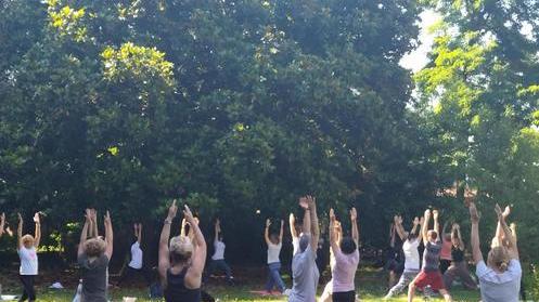 Lo yoga è urban: tutti alla Rinchiostra per ritrovarsi e stare in forma