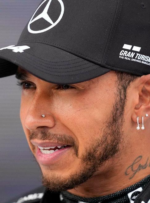 Verstappen: «Tutto perfetto, dobbiamo continuare così» Hamilton: «Loro più veloci»