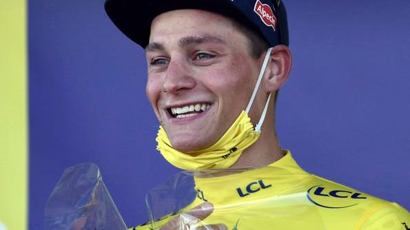 Van der Poel in maglia gialla E la dedica al nonno Poulidor