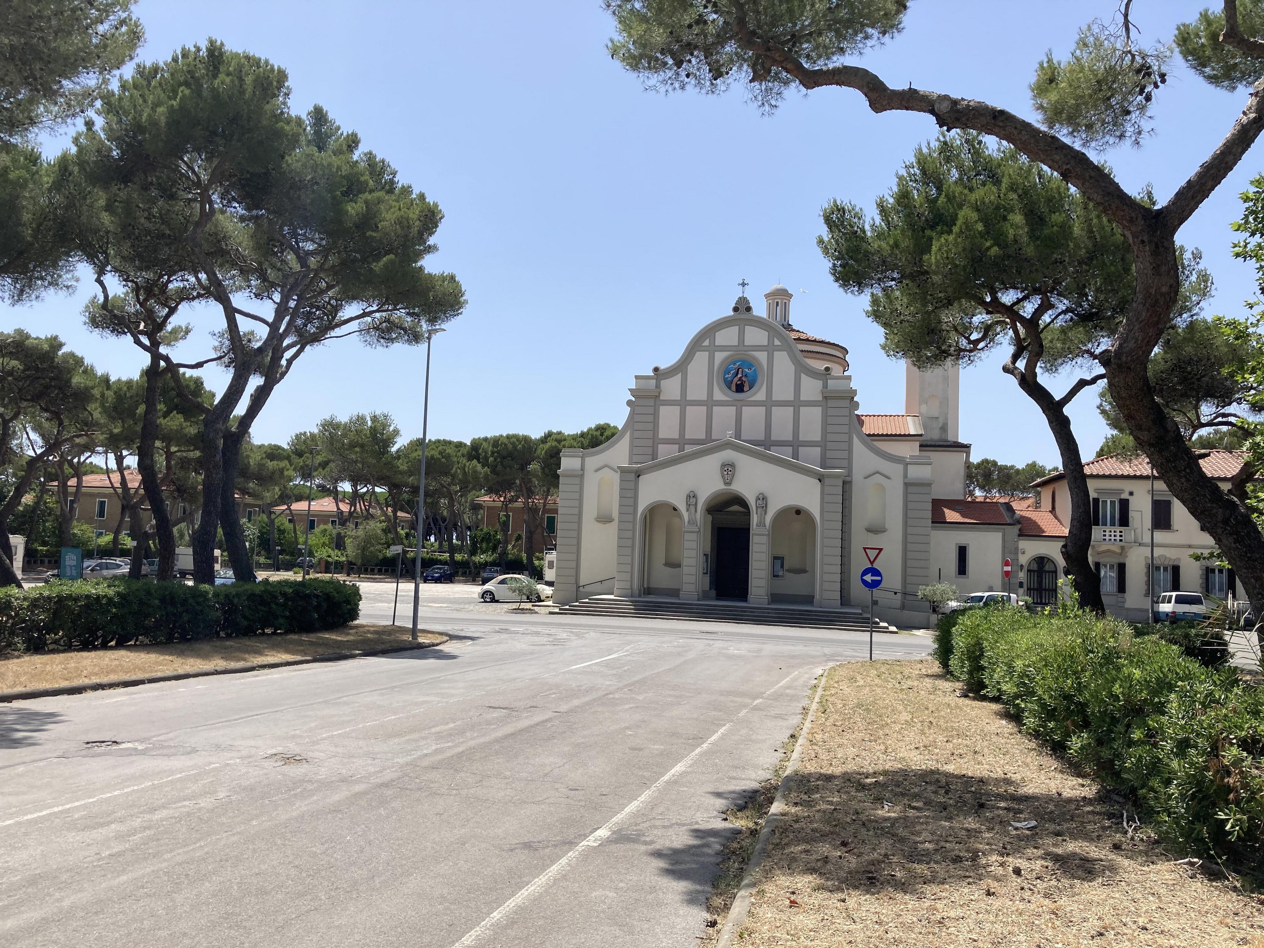L’area della chiesa, dove è avvenuto il furto