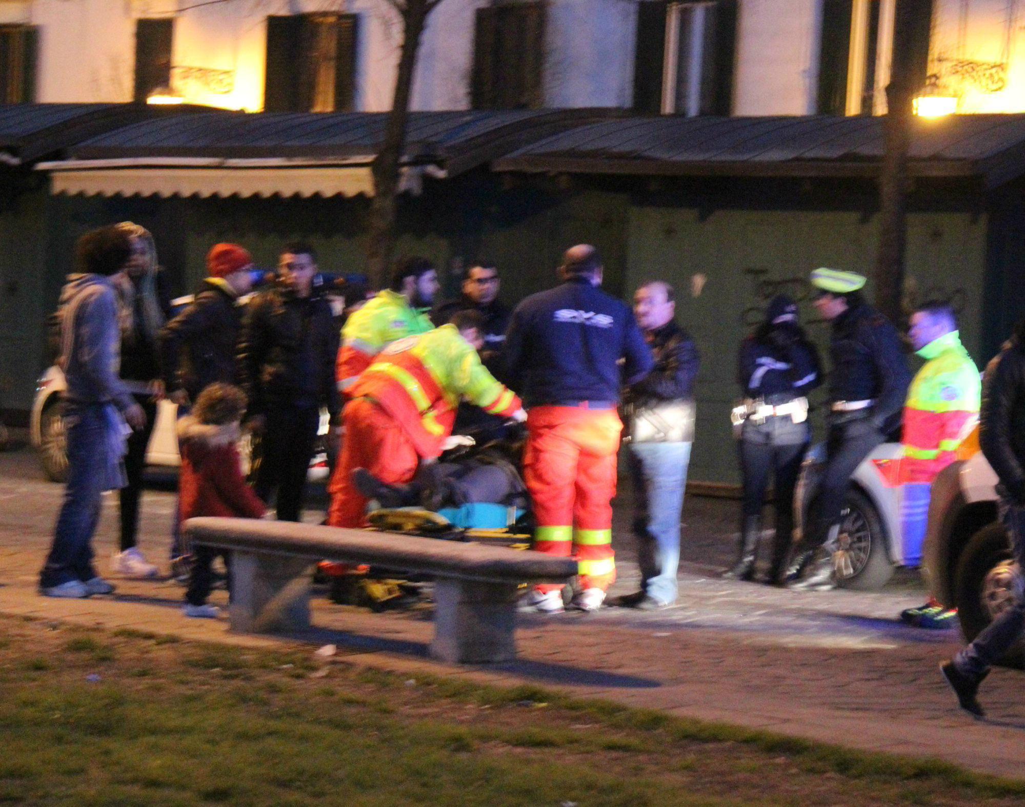 «Mi butto nei fossi con la bambina», mamma e figlia di un anno salvate in piazza Garibaldi 