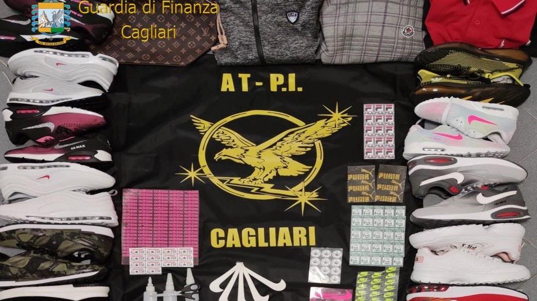 Mascherine e prodotti contraffatti: due denunce a Cagliari