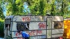 Villa Ceci, la droga si vende in roulotte