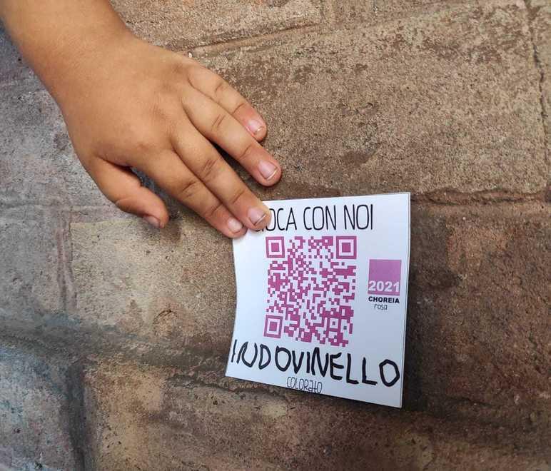 Reggio Emilia, gli indovinelli dei bambini invadono la città 
