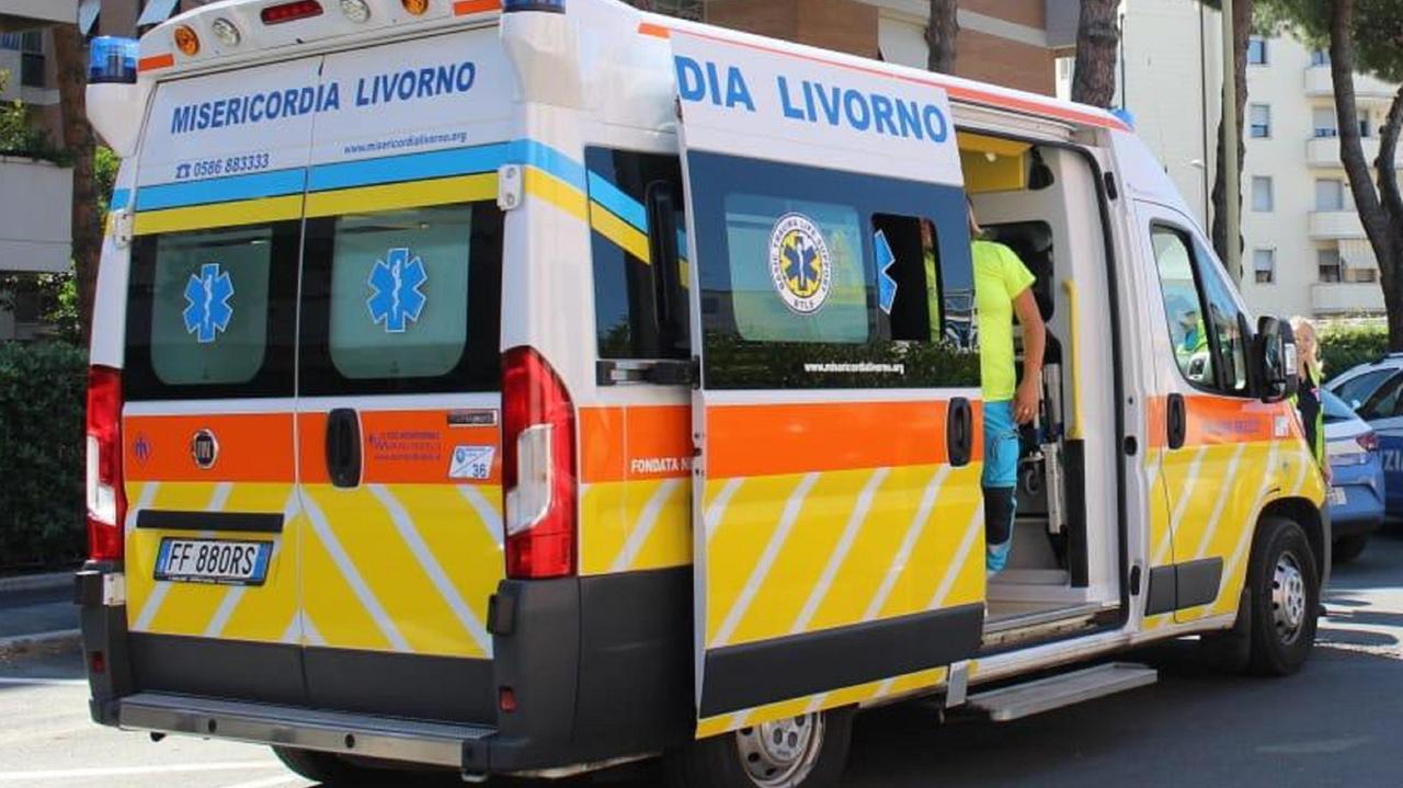 Un'ambulanza della Misericordia di via Verdi (foto d'archivio)