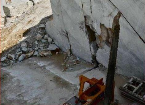 Alt del Parco Apuane alla società Henraux: sospesa l’attività della cava Russia 