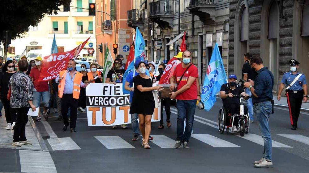 Una protesta dei lavoratori di CarraraFiere