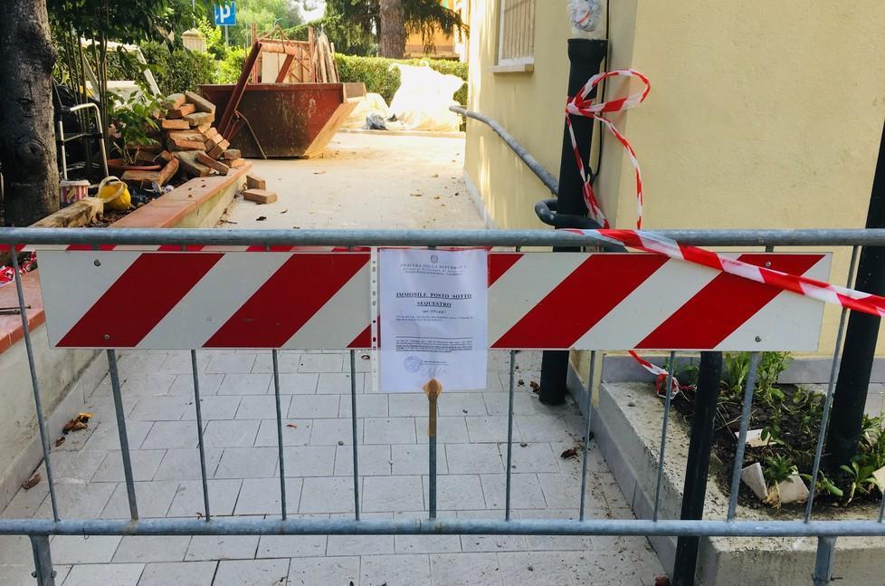 Cade il tetto al centro anziani, indagati anche il sindaco e l’assessore 