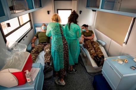 Emergenza sangue, donazione dei militari della Brigata Sassari