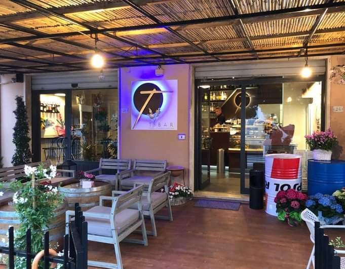 Il T Bar, il bar tabaccheria di Albinia dov’è avvenuta la fortunata vincita