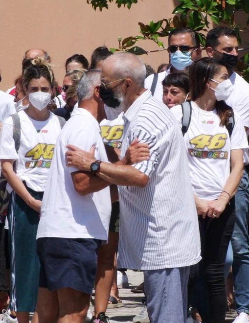 Morta andando al lavoro, palloncini colorati e il numero 46 per salutare Flavia 