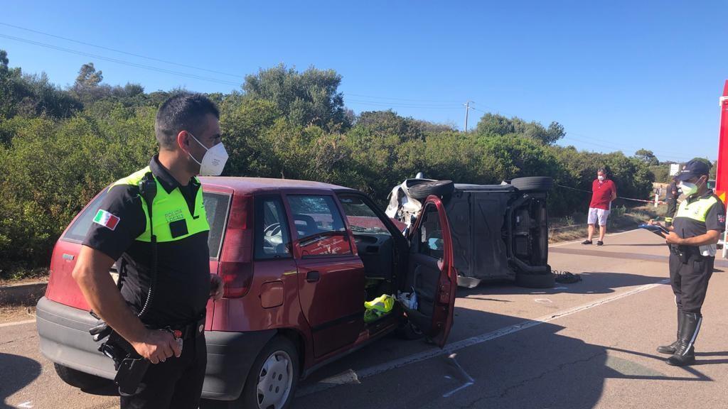 Olbia, scontro tra due auto sulla litoranea per Pittulongu: grave una donna